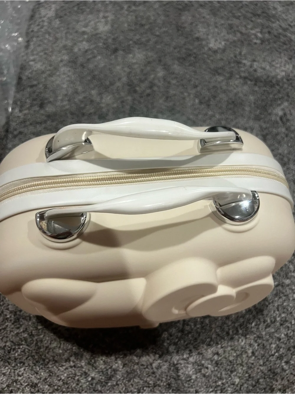 Hello Kitty Molded Hardshell Cosmetic & Travel Case – Cream/Off-White – NWOT 🎀💗